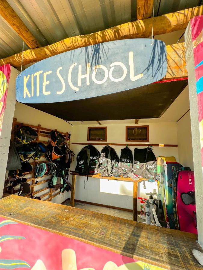 Indiana Kite School And Hostel Cumbuco Extérieur photo